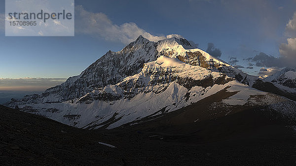 Tukuche-Gipfel  Dhaulagiri-Rundwanderung  Himalaya  Nepal