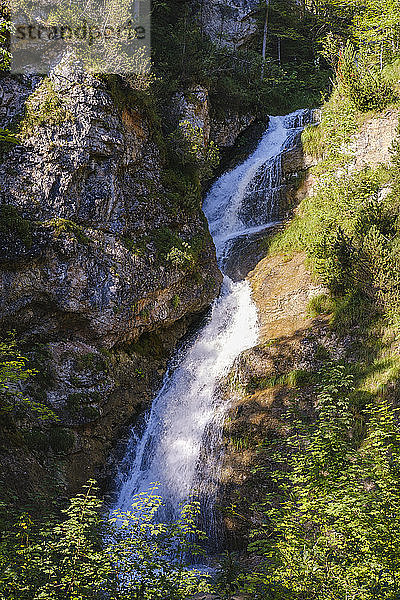 Deutschland  Bayern  Mittenwald  Lainbach-Wasserfall im Wettersteingebirge