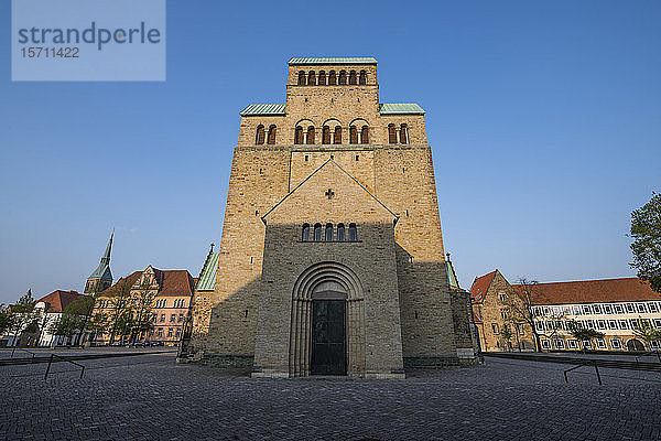 Deutschland  Niedersachsen  Hildesheim  Eingang des Hildesheimer Doms