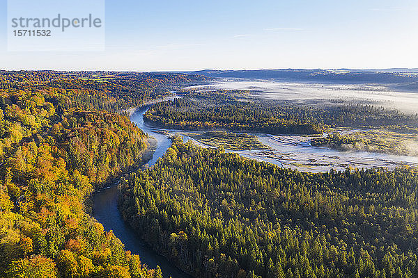 Deutschland  Bayern  Oberbayern  Naturschutzgebiet Isarauen  Luftbild von Loisach und Isar