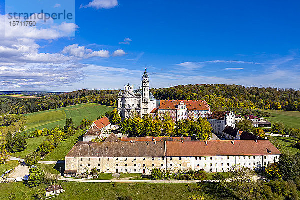 Deutschland  Baden-Württemberg  Neresheim  Luftaufnahme Benediktinerkloster  Abtei Neresheim