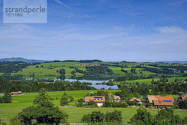 Deutschland  Bayern  Mittelberg  Dorf auf dem Land und Rottachsee-Stausee