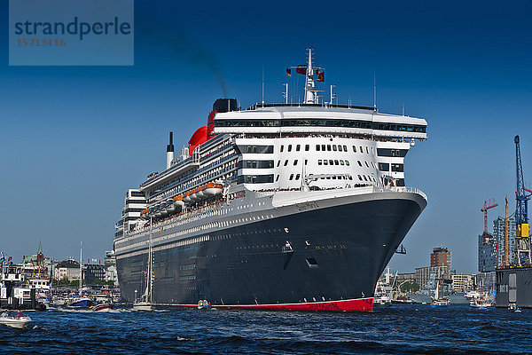 Queen Mary 2  Hafengeburtstag  Hamburger Hafen  Hamburg  Deutschland  Europa