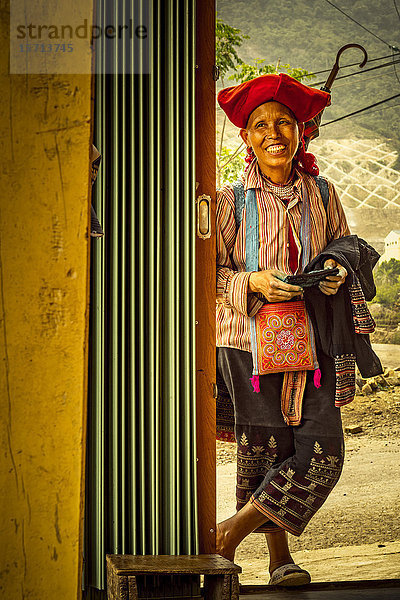 Asiatische Frau lächelnd  Sapa  Vietnam  Asien