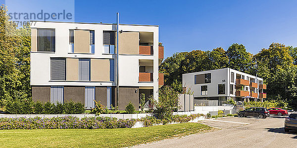Deutschland  Bayern  Neu-Ulm  Neue moderne Mehrfamilienhäuser