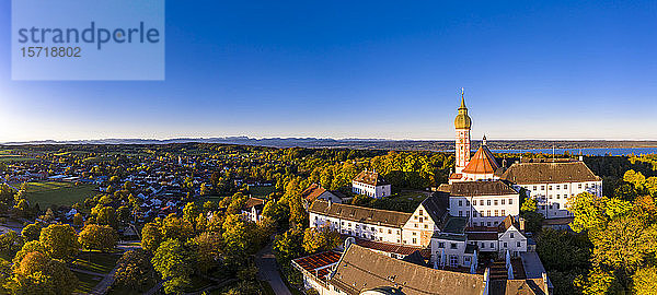 Deutschland  Bayern  Oberbayern  Pfaffenwinkel  Ammersee  Abtei Andechs bei Sonnenaufgang