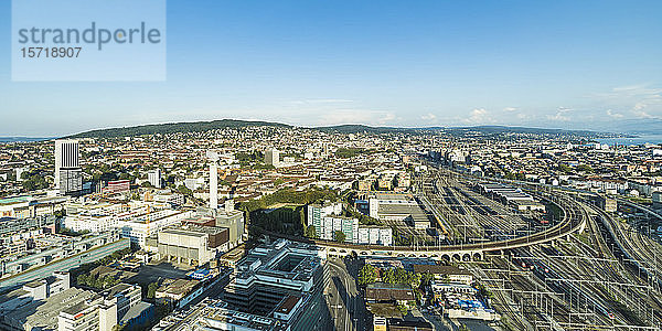 Schweiz  Kanton Zürich  Zürich  Luftbild der Stadt