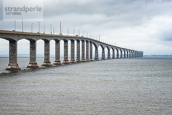Kanada  Prince Edward Island  Confederation Bridge  die sich über die Abegweit-Passage erstreckt