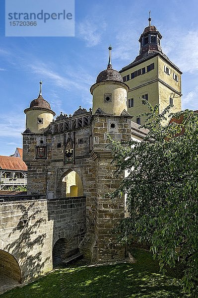 Ellinger Tor  mittelalterliches Stadttor  Altstadt  Weißenburg in Bayern  Mittelfranken  Franken  Bayern  Deutschland  Europa