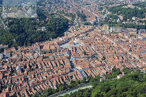 Stadtansicht von oben  Brasov  Siebenbürgen  Rumänien  Europa