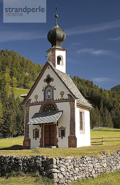 Kirche St. Johannes in Ranui  Dolomiten  Südtirol  Italien  Europa