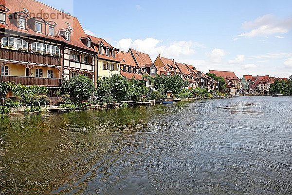 Häuserzeile im Altstadtviertel Klein Venedig am Ufer der Regnitz  Bamberg  Oberfranken  Franken  Bayern  Deutschland  Europa