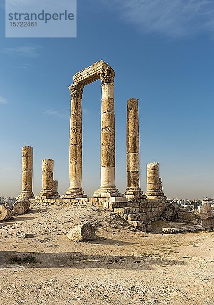 Ruinen  Säulen  Herkules-Tempel  Zitadelle von Amman  Amman  Jordanien  Asien