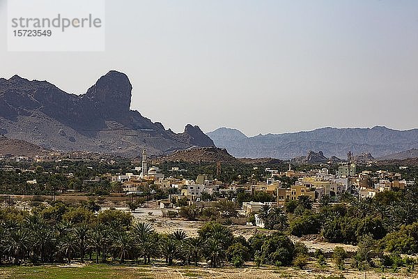 Al Hamra vor dem Hajar-Gebirge  Provinz Ad Dakhiliyah  Oman  Asien