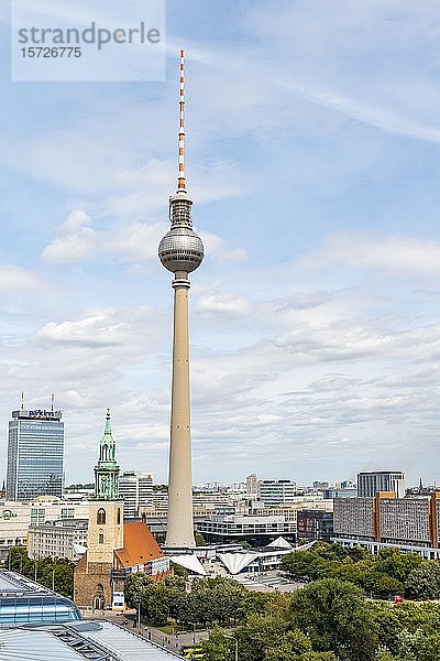 Stadtansicht mit Blick auf den Berliner Fernsehturm Alex  Berlin-Mitte  Berlin  Deutschland  Europa