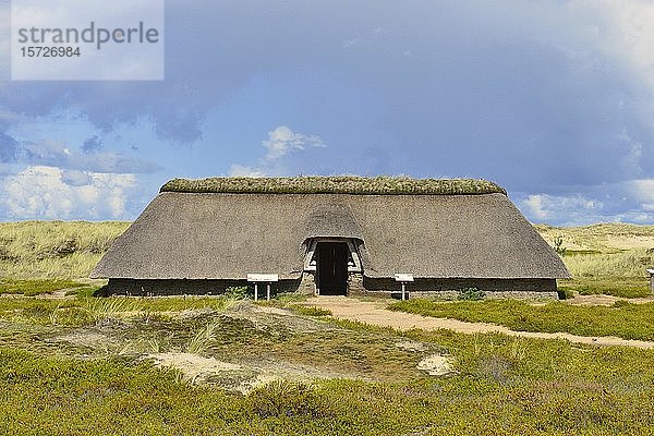 Rekonstruiertes Haus aus der Eisenzeit  Ort Nebel  Amrum  Nordfriesische Insel  Nordfriesland  Schleswig-Holstein  Deutschland  Europa