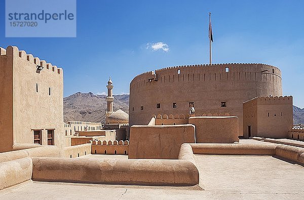 Turm von Fort Nizwa  Nizwa  Ad Dakhiliyah  Oman  Asien