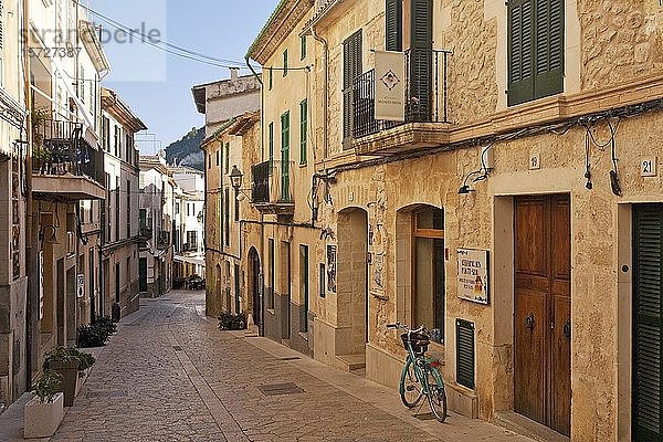 Gasse in der Altstadt  Pollenca  Mallorca  Balearische Inseln  Spanien  Europa