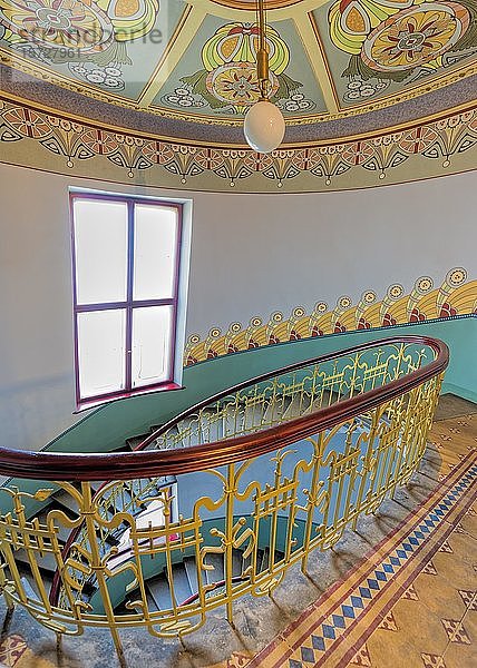 Geschwungene Treppe  Treppenhaus  Jugendstil  Jugendstilmuseum  Riga  Lettland  Europa