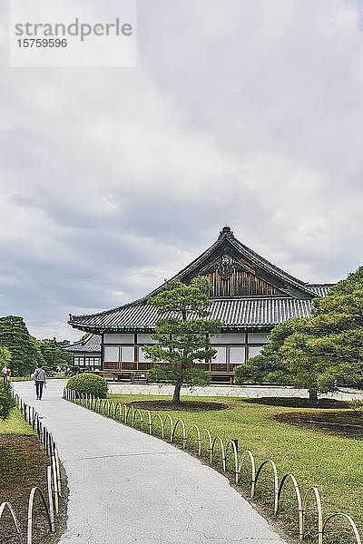 Pavillon im Nijojo-Palast aus dem 17. Jahrhundert  UNESCO-Weltkulturerbe in Kyoto  Japan