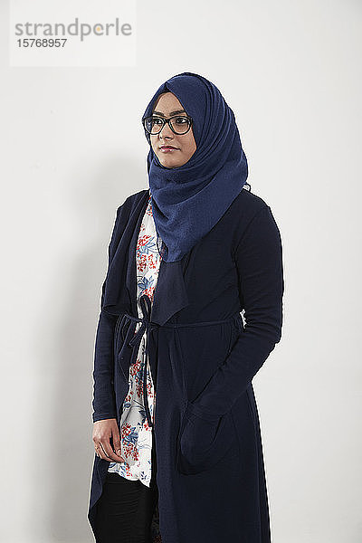 Porträt Teenager-Mädchen trägt Hijab