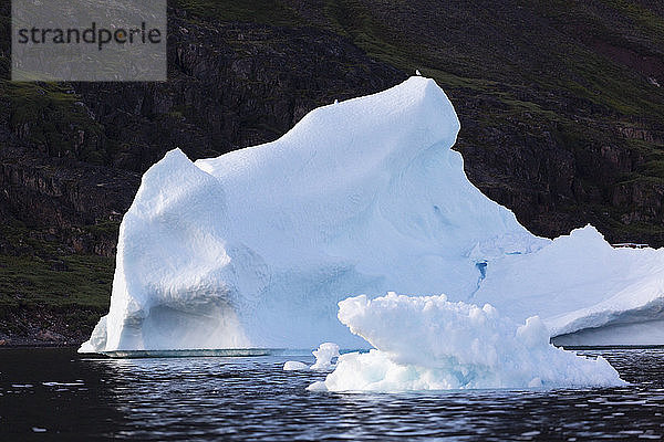 Schmelzende Eisberge Grönland