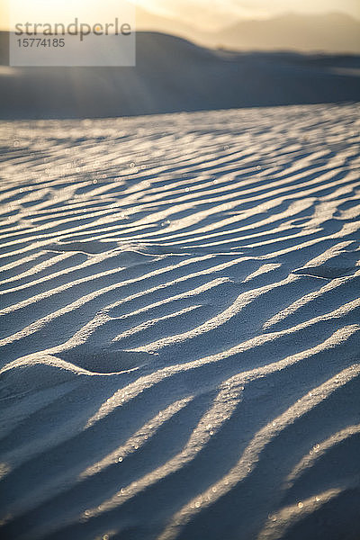 Dünenausschnitt im White Sands National Monument; Amalogordo  New Mexico  Vereinigte Staaten von Amerika