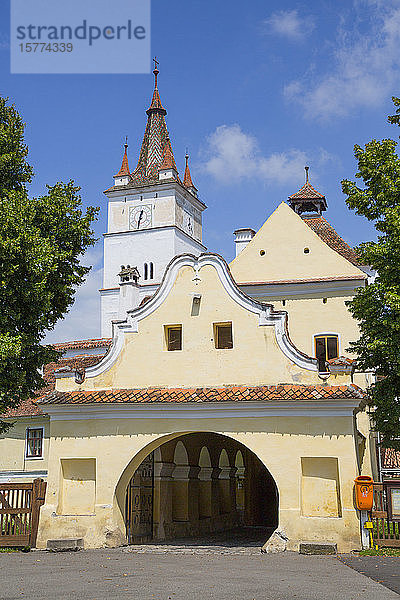 Eingang  befestigte Kirche von Harman  13. Jahrhundert; Harman  Kreis Brasov  Rumänien