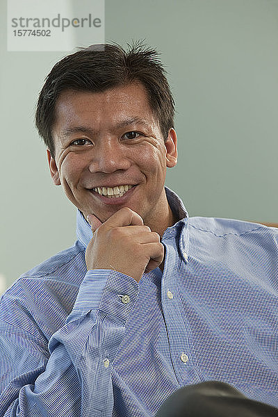 Porträt eines asiatischen Geschäftsmannes