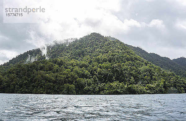 Warsambin Fluss; West Papua  Indonesien