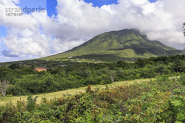 Nevis Peak  Mount Nevis  Vulkan  Nevis  St. Kitts und Nevis  Westindische Inseln  Karibik  Mittelamerika