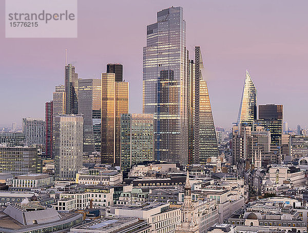City of London  Square Mile  Bild zeigt fertiggestellten 22 Bishopsgate Tower  London  England  Vereinigtes Königreich  Europa