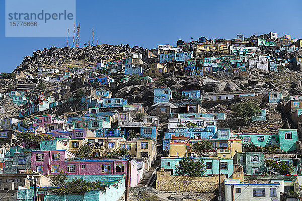 Häuser auf den Hügeln um den Sakhi Shah-e Mardan-Schrein (Ziyarat-e Sakhi)  Kabul  Afghanistan  Asien