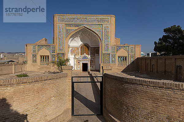 Fassade des Schreins von Mawlana Abdur Rahman Jami  Herats größtem Dichter des 15. Jahrhunderts  Herat  Afghanistan  Asien