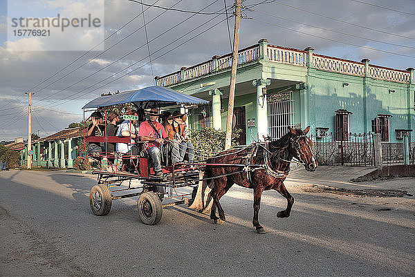 Pferdekutschen-Taxi  Vinales  Kuba  Westindien  Karibik  Mittelamerika