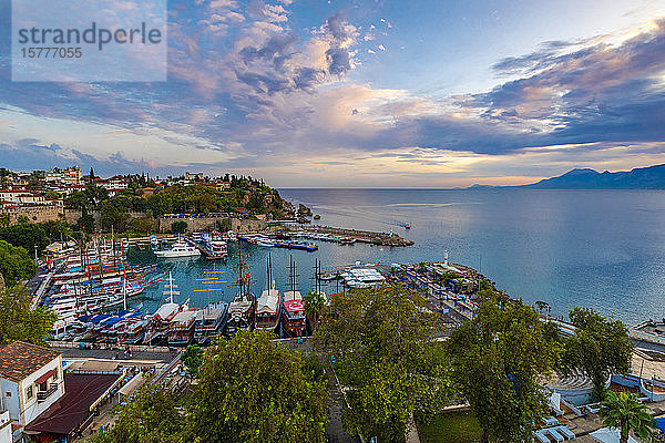 Alter Hafen  Kaleici  Antalya  Türkei  Kleinasien  Eurasien