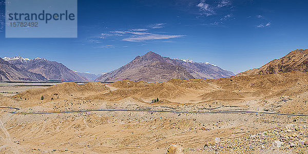 Indien  Jammu und Kaschmir  Ladakh  Nubra-Tal  Nubra-Tal  Berglandschaft