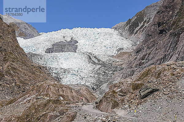 Neuseeland  Distrikt Westland  Franz Josef  Tiefblick auf den Franz Josef-Gletscherrücken