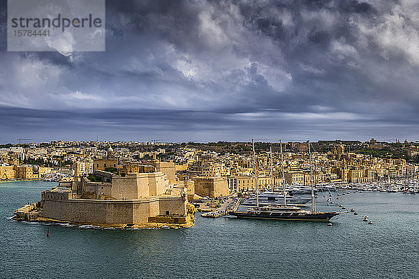 Malta  Birgu  Fort St. Angelo und Vittoriosa Yachthafen in Grand Harbour