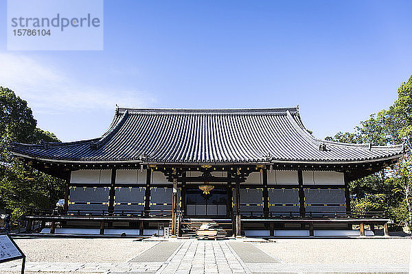 Japan  Präfektur Kyoto  Kyoto  Fassade des buddhistischen Tempels Ninna-ji