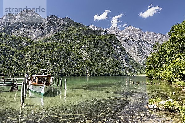 Historische Elektroboote auf dem Königssee  Berchtesgaden  Bayern  Deutschland  Europa