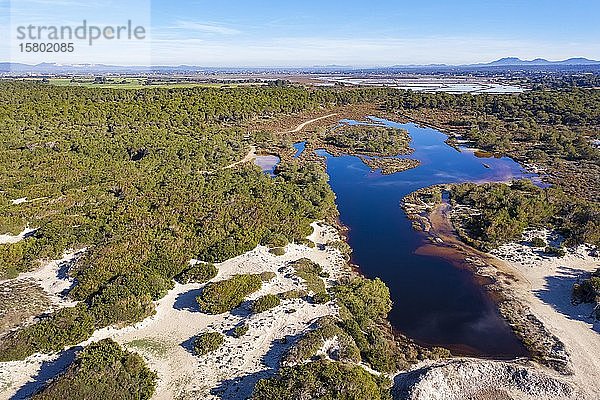 Brackwasserlagune  Naturpark Es Trenc-Salobrar de Campos  bei Sant Jordi  Luftaufnahme  Mallorca  Balearen  Spanien  Europa