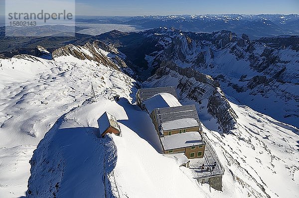 Berggasthaus Alter Saentis auf dem Gipfel des Saentis im Winter  Urnaesch  Kanton Appenzell Ausserrhoden  Schweiz  Europa