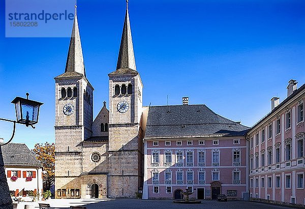 Stiftskirche  Berchtesgaden  Berchtesgadner Land  Bayern  Deutschland  Europa