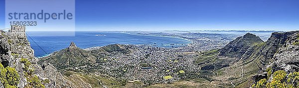 Panorama vom Tafelberg  Kapstadt  Südafrika  Afrika