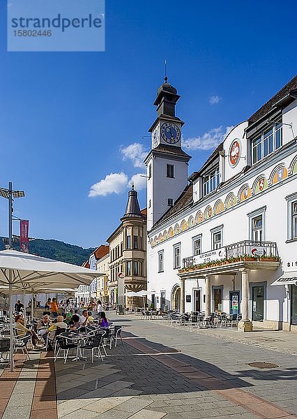 Hauptplatz mit altem Rathaus  Leoben  Steiermark  Österreich  Europa