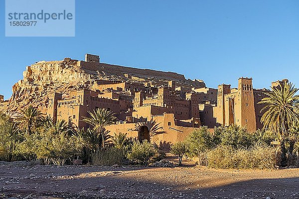 Panoramablick auf die Lehmstadt Ait Ben Haddou  UNESCO-Kulturerbe  Marokko  Afrika
