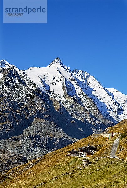 Schneebedeckter Großglockner  Großglockner Hochalpenstraße  Nationalpark Hohe Tauern  Kärnten  Österreich  Europa