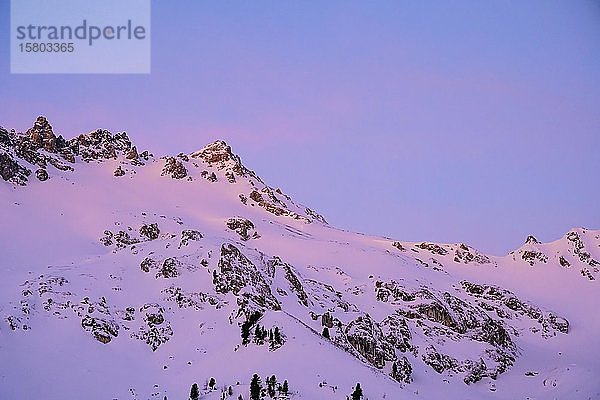 Sonnenaufgang im Winter  Klammspitzen  Wattentaler Lizum  Ammergauer Alpen  Tirol  Österreich  Europa