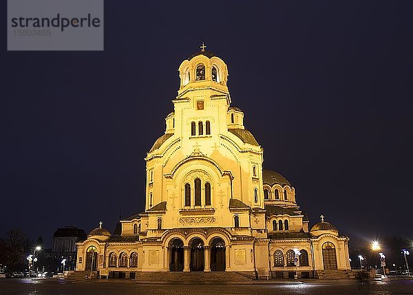 Alexander-Newski-Kathedrale bei Nacht  Sofia  Bulgarien  Europa